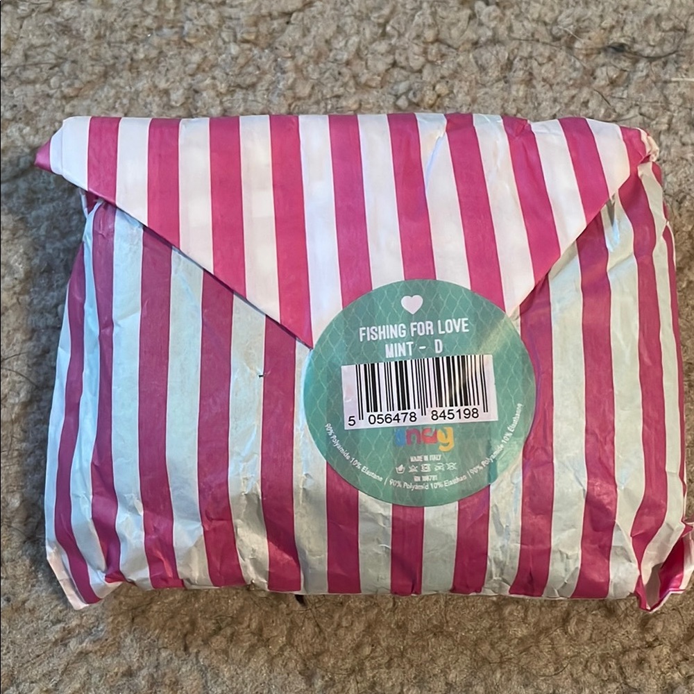 Snag Fishing For Love - Mint - Size D